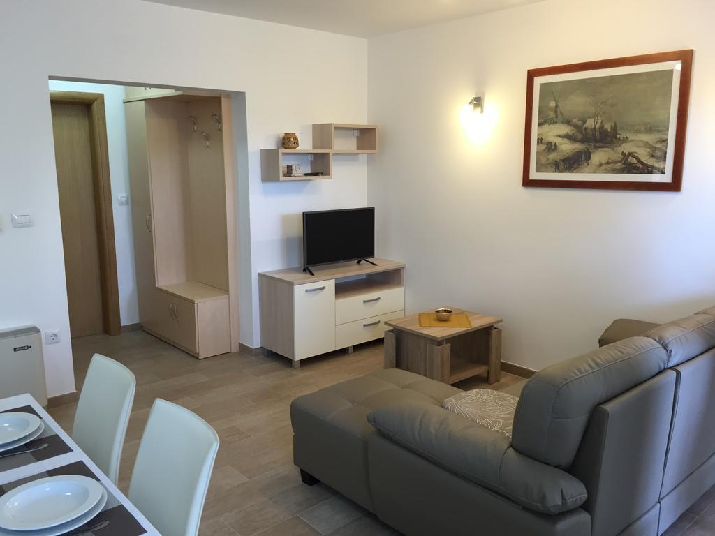 Apartments Sanbrandin Krk Town Oda fotoğraf